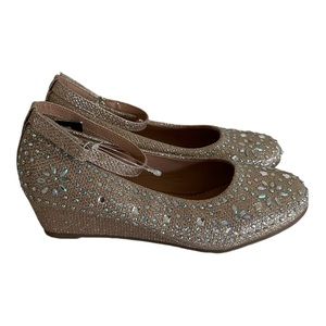 TAHARI Gold Rhinestone‎ Gem Flats Size 3